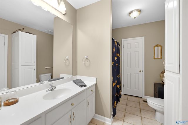 2331 Buck Island Drive, Guntersville, AL 35976