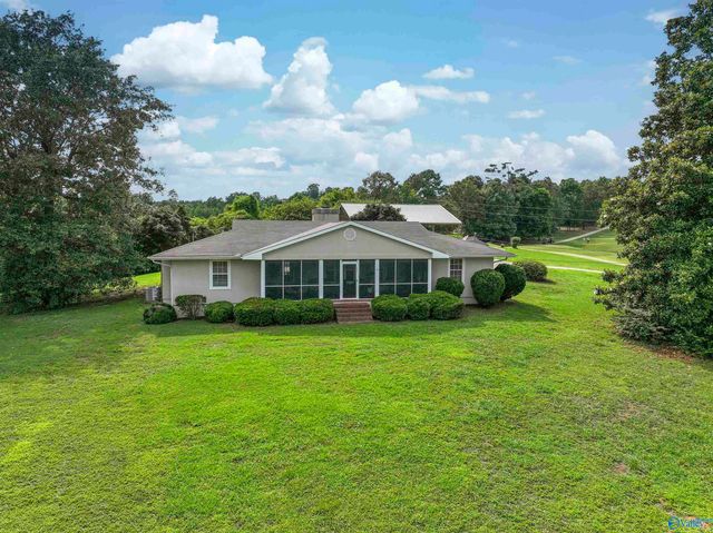 2331 Buck Island Drive, Guntersville, AL 35976
