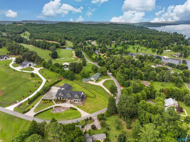 2331 Buck Island Drive, Guntersville, AL 35976