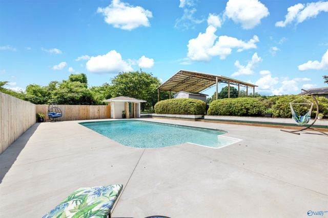 2331 Buck Island Drive, Guntersville, AL 35976