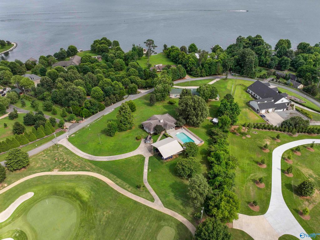 2331 Buck Island Drive, Guntersville, AL 35976
