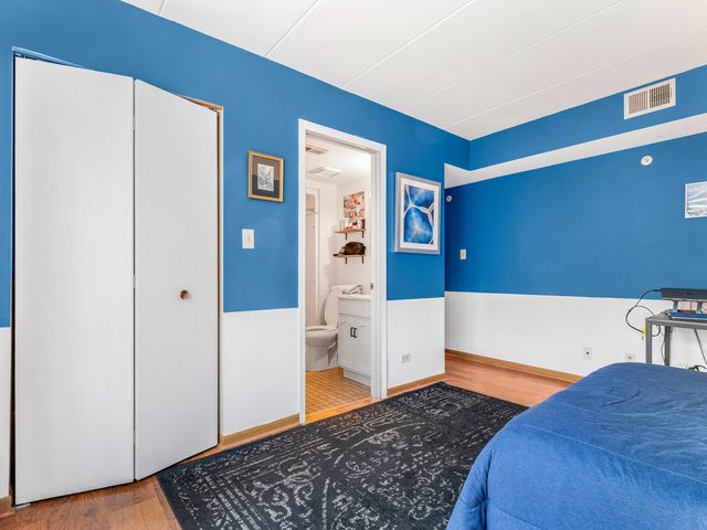 4530 W 93rd Street 2D, Oak Lawn, IL 60453