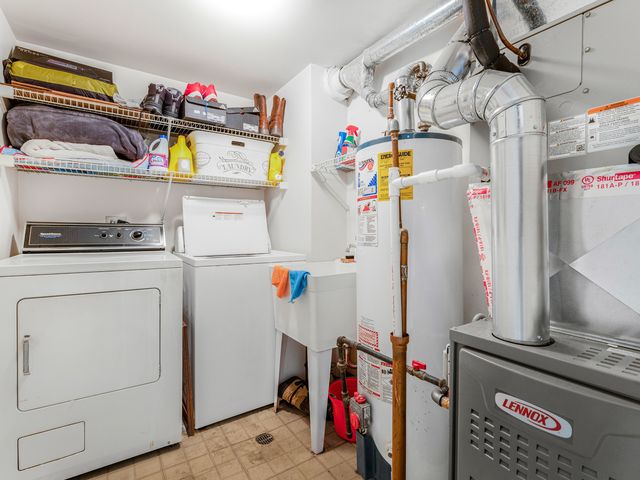 4530 W 93rd Street 2D, Oak Lawn, IL 60453