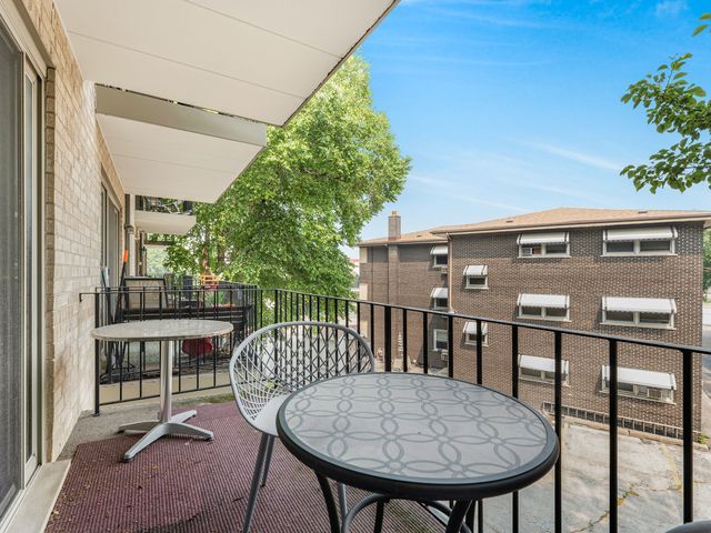 4530 W 93rd Street 2D, Oak Lawn, IL 60453