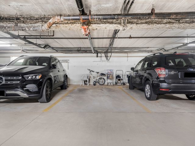 4530 W 93rd Street 2D, Oak Lawn, IL 60453