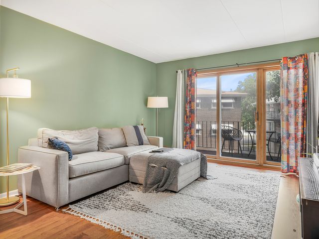 4530 W 93rd Street 2D, Oak Lawn, IL 60453
