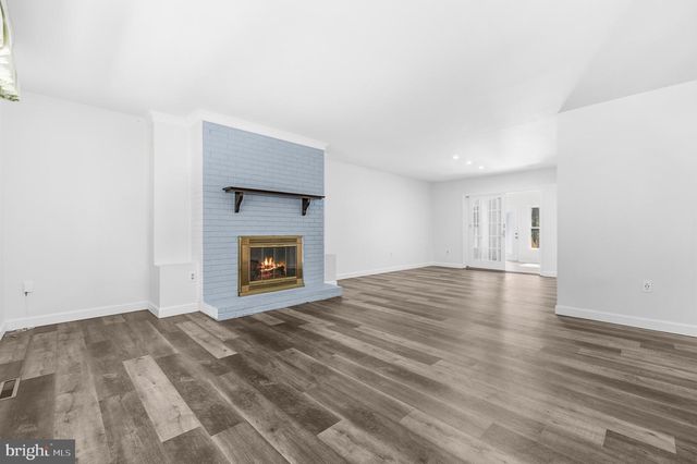 13111 CHAPEL HILLS DR, Fredericksburg, VA 22407