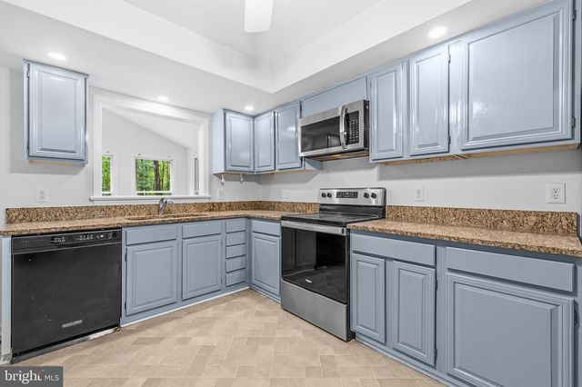 13111 CHAPEL HILLS DR, Fredericksburg, VA 22407