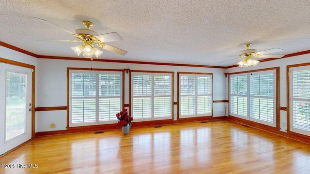 2618 Saint John Circle, Kinston, NC 28504