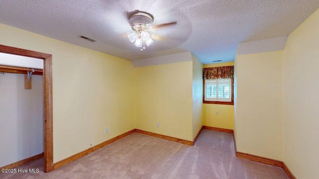 2618 Saint John Circle, Kinston, NC 28504