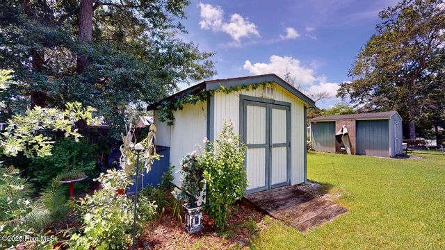 2618 Saint John Circle, Kinston, NC 28504