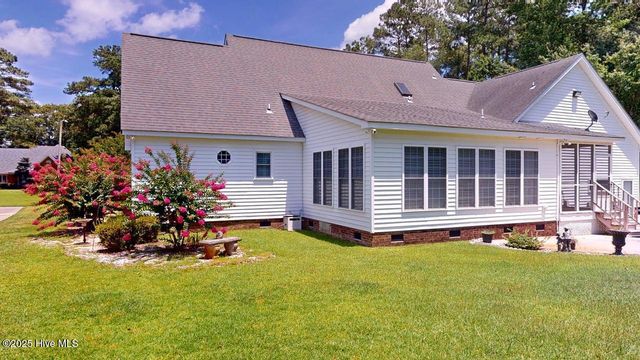 2618 Saint John Circle, Kinston, NC 28504