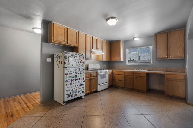 1704 Cornell Drive SE, Albuquerque, NM 87106