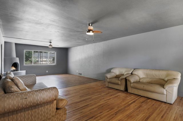 1704 Cornell Drive SE, Albuquerque, NM 87106