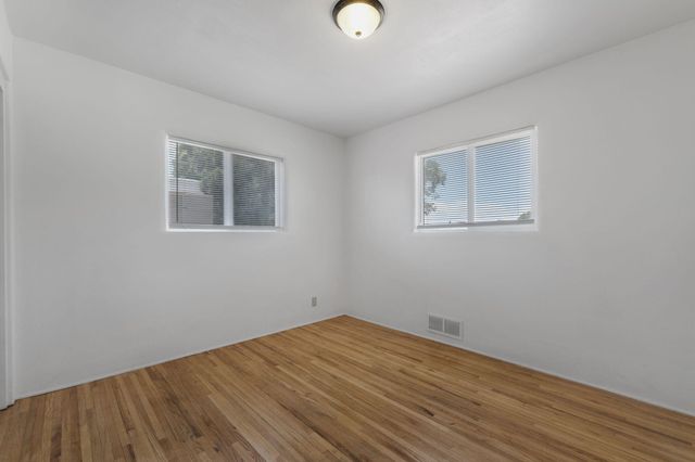 1704 Cornell Drive SE, Albuquerque, NM 87106