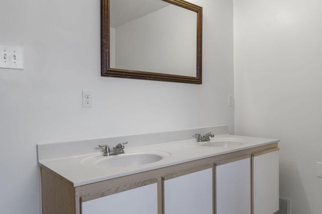 1704 Cornell Drive SE, Albuquerque, NM 87106