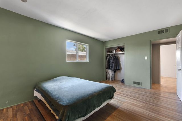 1704 Cornell Drive SE, Albuquerque, NM 87106