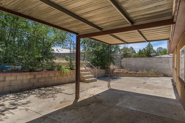 1704 Cornell Drive SE, Albuquerque, NM 87106