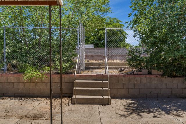 1704 Cornell Drive SE, Albuquerque, NM 87106