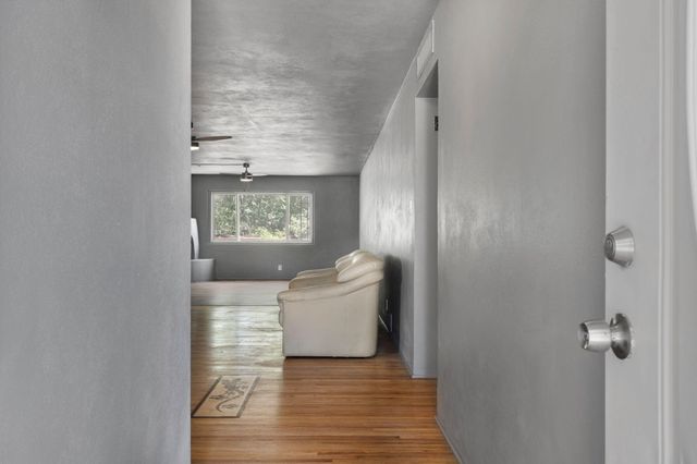 1704 Cornell Drive SE, Albuquerque, NM 87106