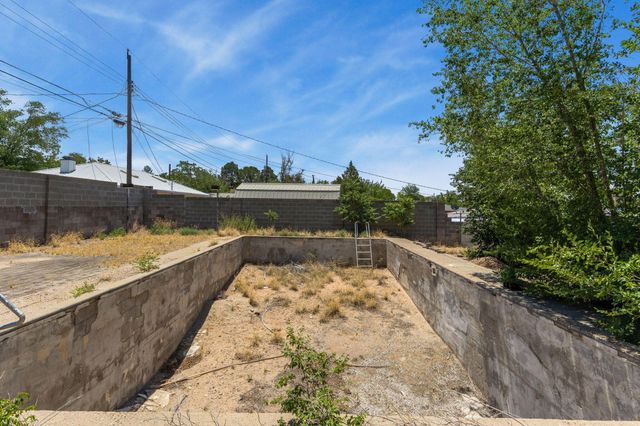 1704 Cornell Drive SE, Albuquerque, NM 87106