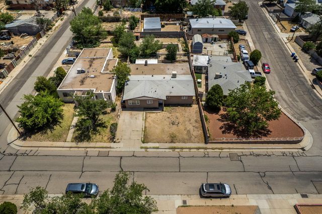 1704 Cornell Drive SE, Albuquerque, NM 87106