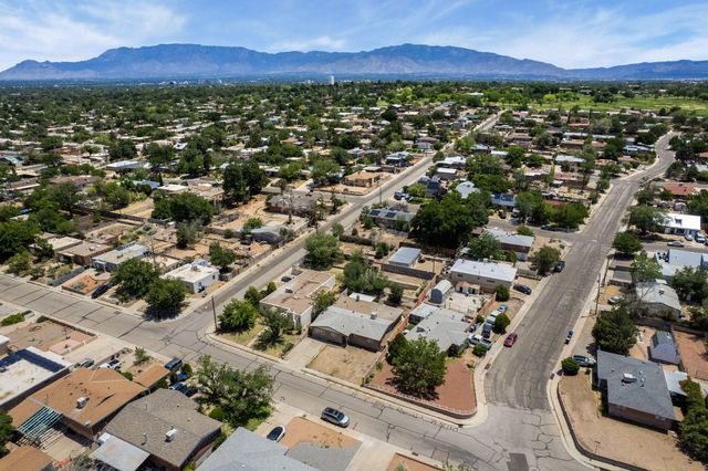 1704 Cornell Drive SE, Albuquerque, NM 87106