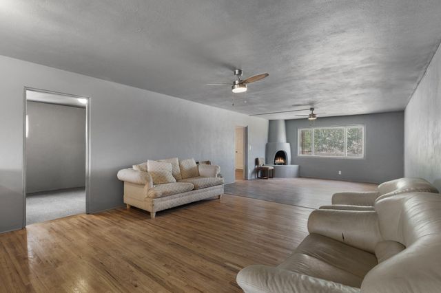 1704 Cornell Drive SE, Albuquerque, NM 87106