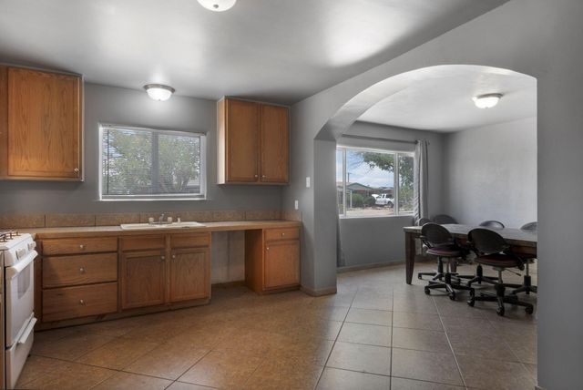 1704 Cornell Drive SE, Albuquerque, NM 87106