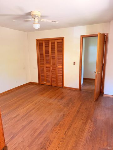 144 Church Lane, Evington, VA 24550