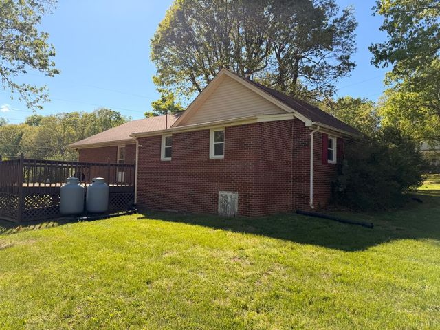 144 Church Lane, Evington, VA 24550