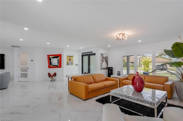 1026 S Town And River DR, Fort Myers, FL 33919