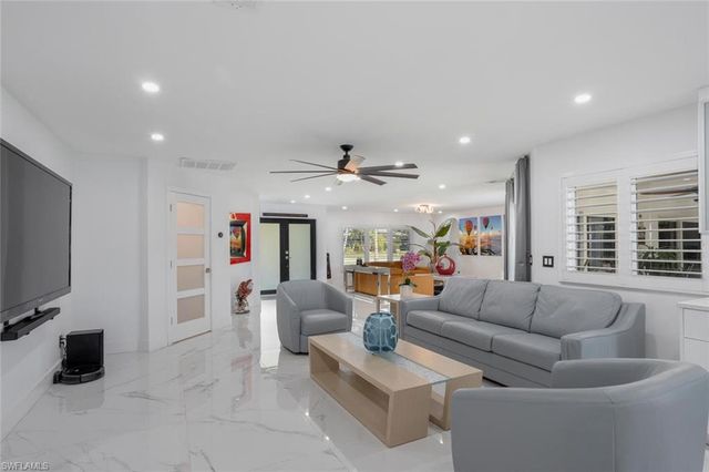 1026 S Town And River DR, Fort Myers, FL 33919