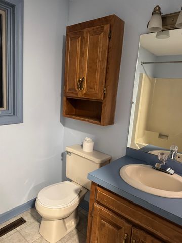 153 Coffin Rd Unit 4, Epping, NH 03042