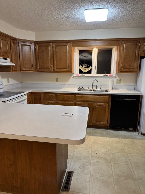 153 Coffin Rd Unit 4, Epping, NH 03042