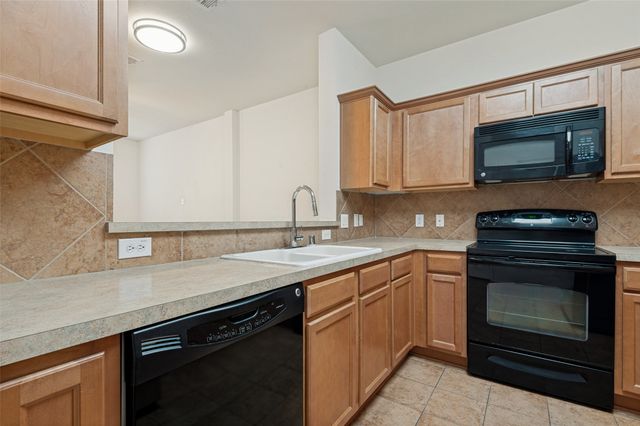 2207 Biscayne Park Lane, Grand Prairie, TX 75050