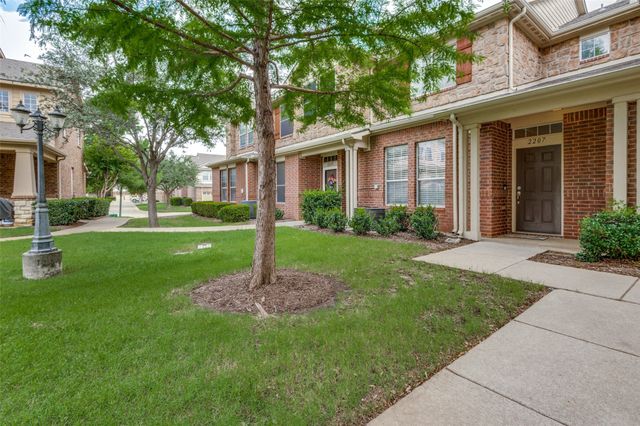 2207 Biscayne Park Lane, Grand Prairie, TX 75050