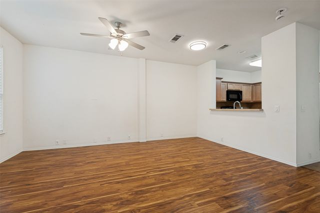 2207 Biscayne Park Lane, Grand Prairie, TX 75050