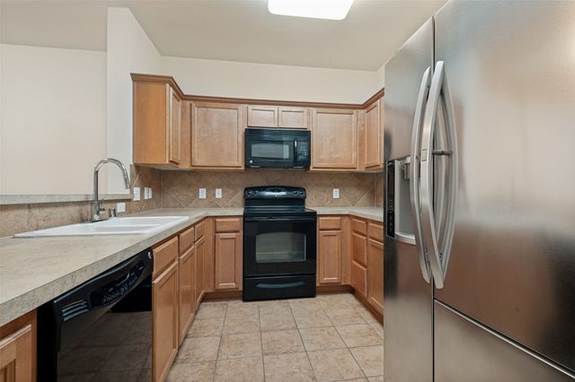 2207 Biscayne Park Lane, Grand Prairie, TX 75050