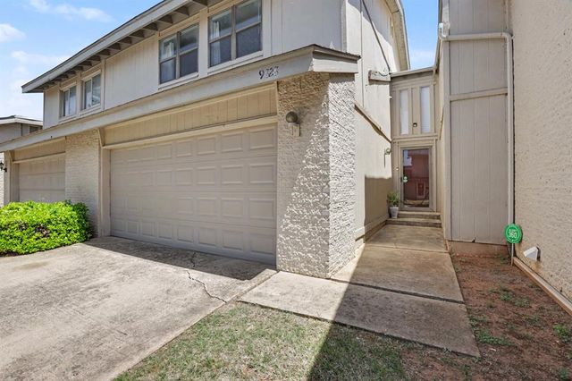 9828 Hefner Village Place, Oklahoma City, OK 73162