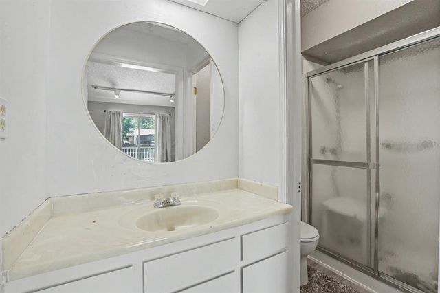 9828 Hefner Village Place, Oklahoma City, OK 73162