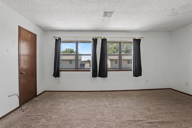 9828 Hefner Village Place, Oklahoma City, OK 73162