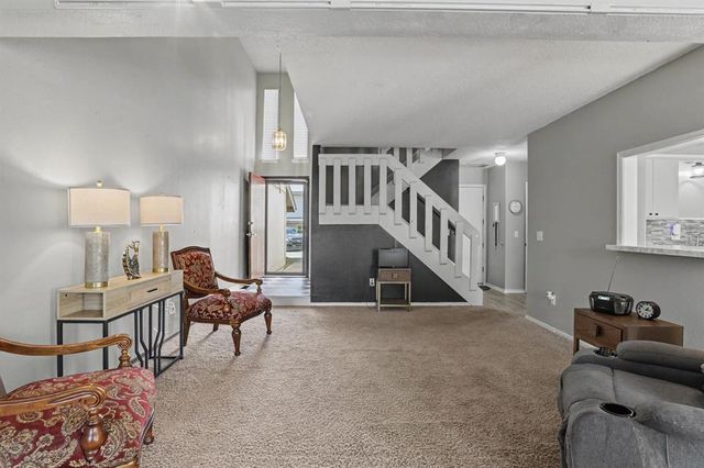 9828 Hefner Village Place, Oklahoma City, OK 73162