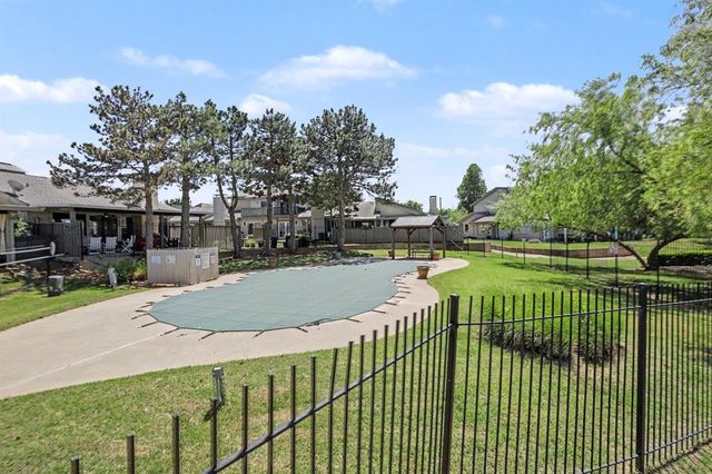 9828 Hefner Village Place, Oklahoma City, OK 73162