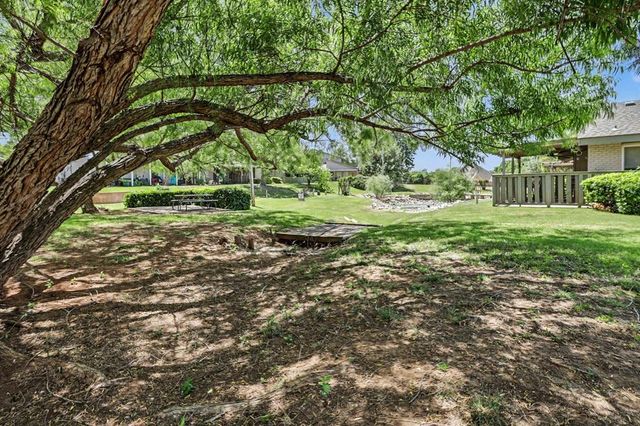 9828 Hefner Village Place, Oklahoma City, OK 73162