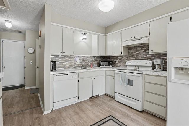 9828 Hefner Village Place, Oklahoma City, OK 73162