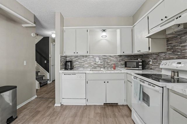 9828 Hefner Village Place, Oklahoma City, OK 73162