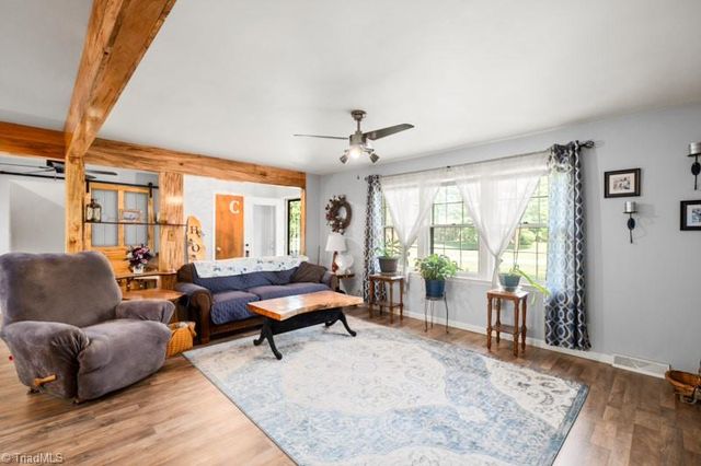 160 Pinelawn Drive, Kernersville, NC 27284
