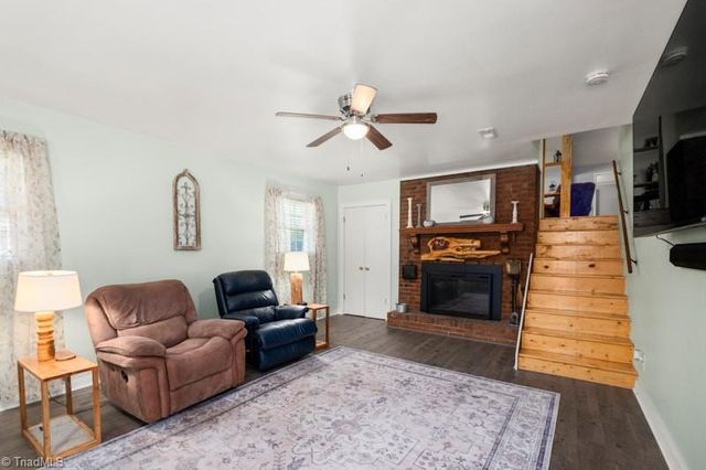 160 Pinelawn Drive, Kernersville, NC 27284