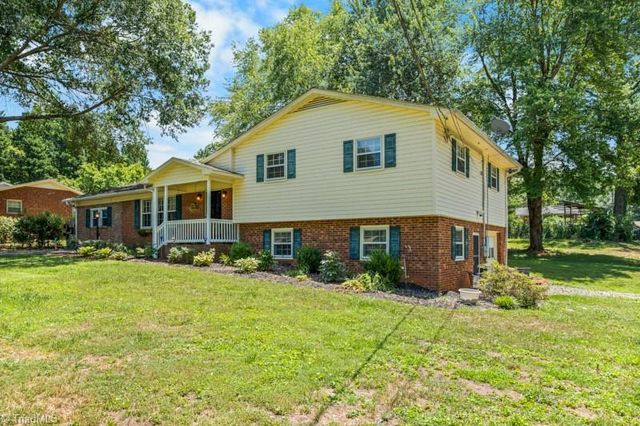 160 Pinelawn Drive, Kernersville, NC 27284